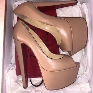Christian Louboutin Beige Pumps
